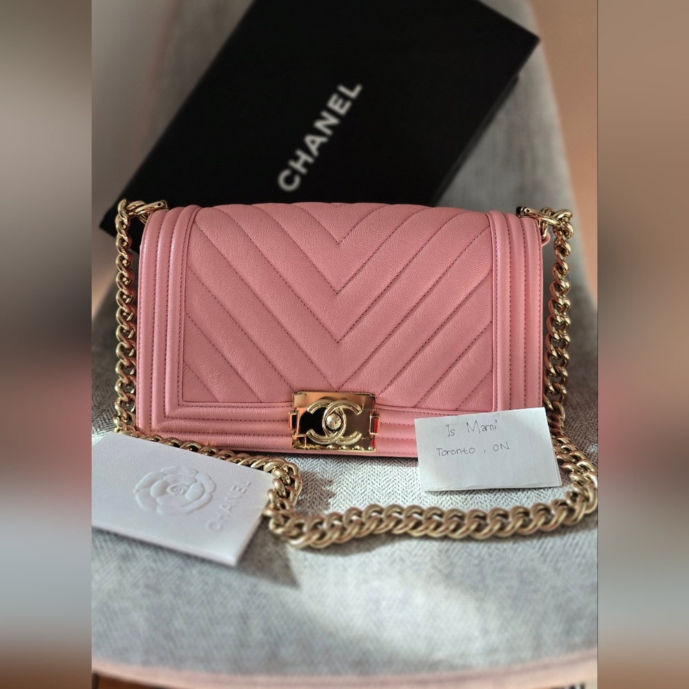 Chanel pink boy chevron old medium